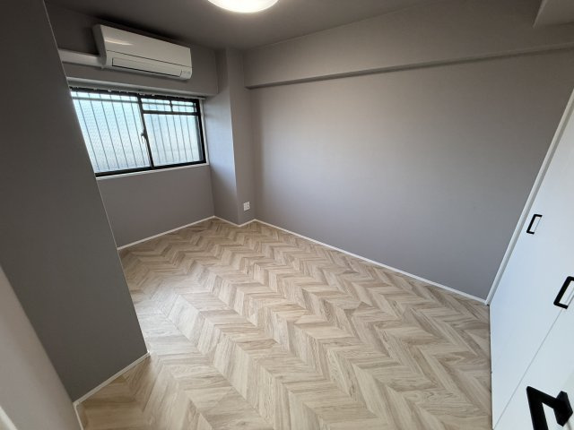 吹田市江坂町５丁目の賃貸マンションの洋室