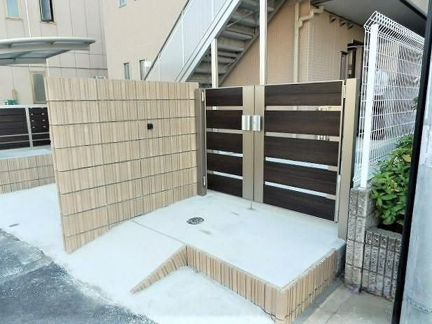 メゾン地引のエントランス