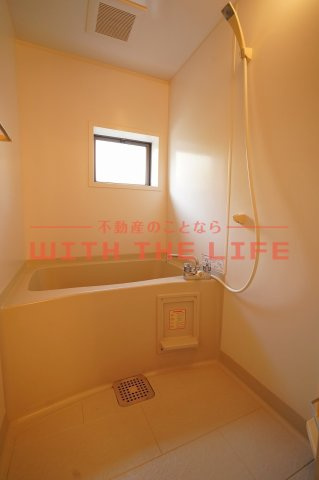 ラヴィーンコート【10,000円キャッシュバック対象物件】の浴室|コンパクトで使いやすいお風呂です