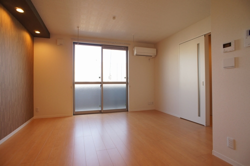 アルフラットおおたかの森弐番館の居間・リビング