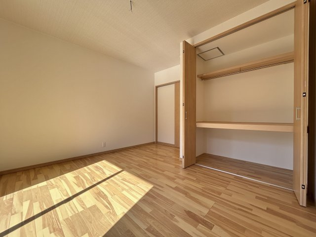 「4LDK」高知市鴨部　新築戸建ての洋室|1階洋室。主寝室にピッタリな広さです♪