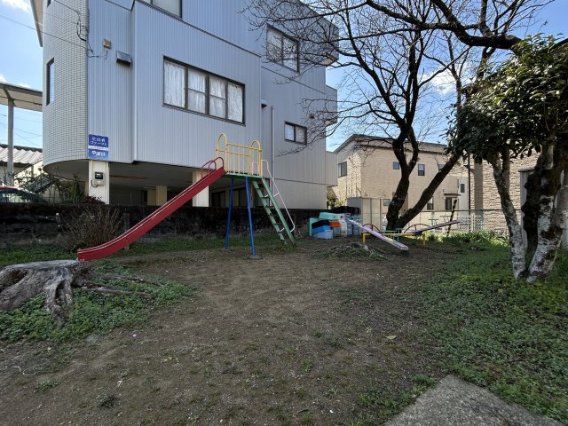 「4LDK」高知市鴨部　新築戸建ての前面道路含む現地写真|家のすぐ近くに小さな公園があります♪