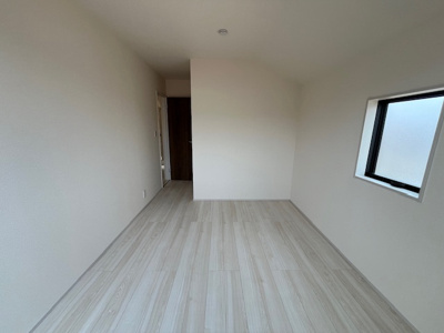 【洋室】 | 緑町６丁目　新築戸建 | 洋室約6.7帖