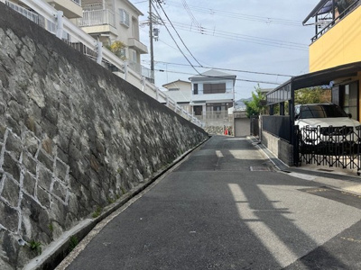 【前面道路含む現地写真】 | 緑町６丁目　新築戸建 | 閑静な住宅街です。