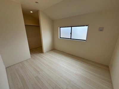 【洋室】 | 緑町６丁目　新築戸建 | 洋室約5.2帖