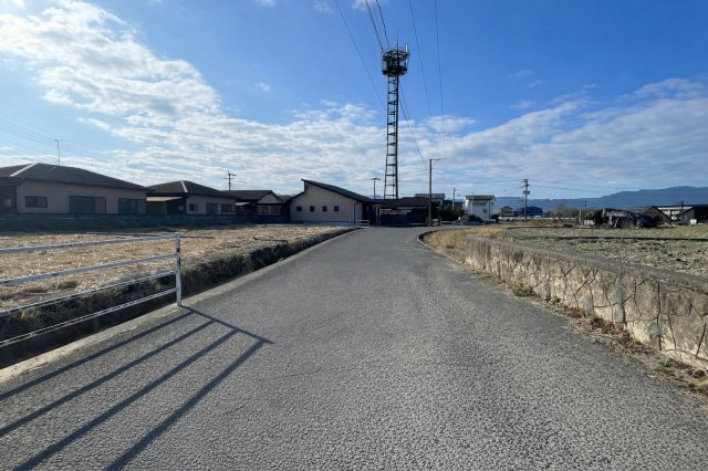 朝倉市杷木林田　売り土地の前面道路含む現地写真|前面道路含む現地写真です