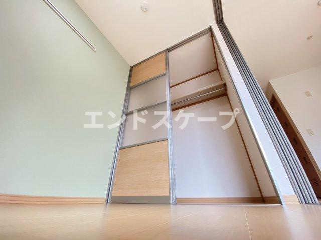 リヴェールマリーズ　Ｂの収納|高崎、前橋、伊勢崎エリアのお部屋探しはエンドスケープまで！お客様の理想お聞かせ下さい♪
クロスの色が異なる場合があります。