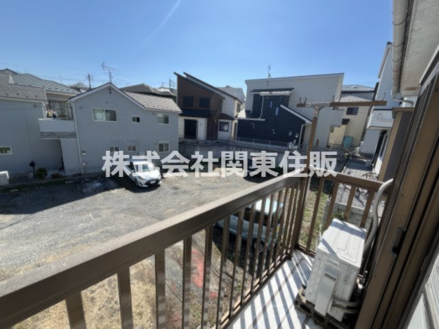 さいたま市南区大字円正寺　中古住宅のバルコニー|暖かな日差しのふりそそぐバルコニー