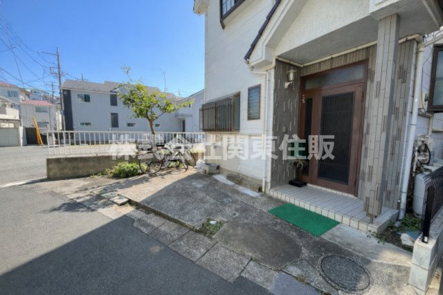 さいたま市南区大字円正寺　中古住宅の駐車場