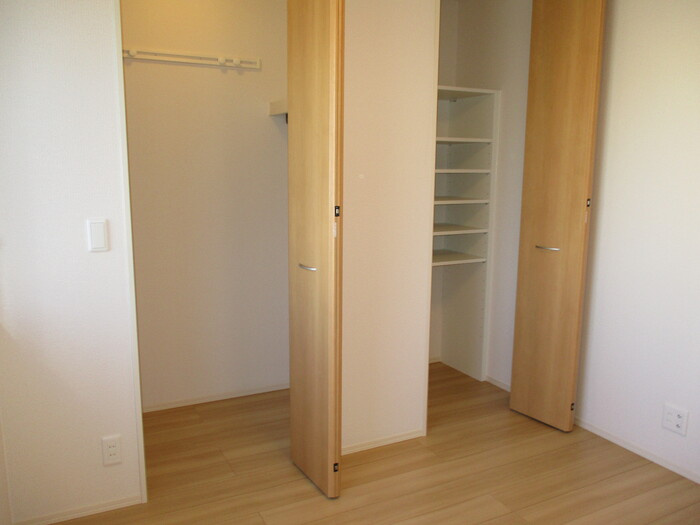 オレンジコートの収納