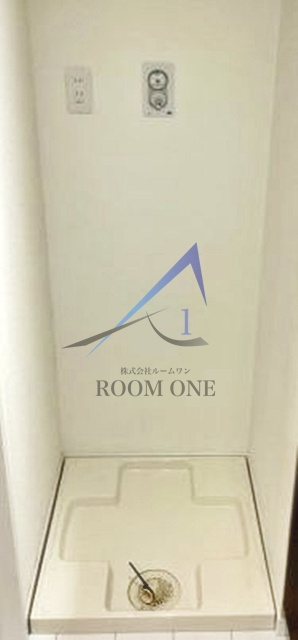 セレンディピティ高円寺の設備|洗濯機置き場です。