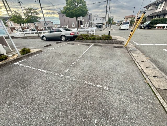 スカイコーポラスⅡの駐車場