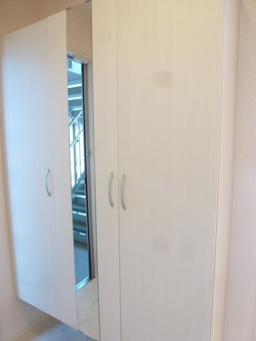 ボナール Bの玄関