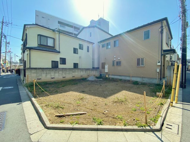 板橋区上板橋3丁目 限定1棟の外観|【駅徒歩2分の好立地にハイクラス4LDK邸宅が誕生いたします♪♪】
豊富な収納や広々21帖超のLDK、人気のルーフバルコニー、電動シャッターも付いてあったら嬉しい仕様設備を詰め込みました！！