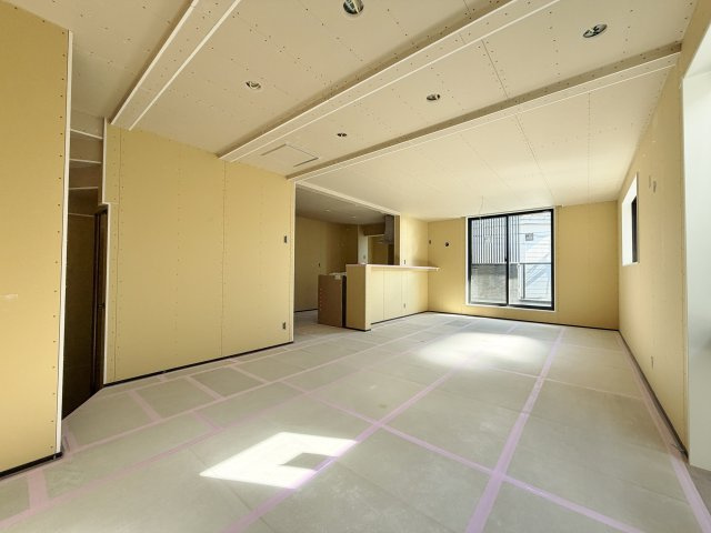 板橋区上板橋3丁目 限定1棟の居間・リビング|プレミアムな大空間　LDK21.2帖！
一日の中で多くの時間を過ごすことになるリビングダイニングだからこそ広々と設計いたしました
ご家族皆様でゆったりとお寛ぎいただけます