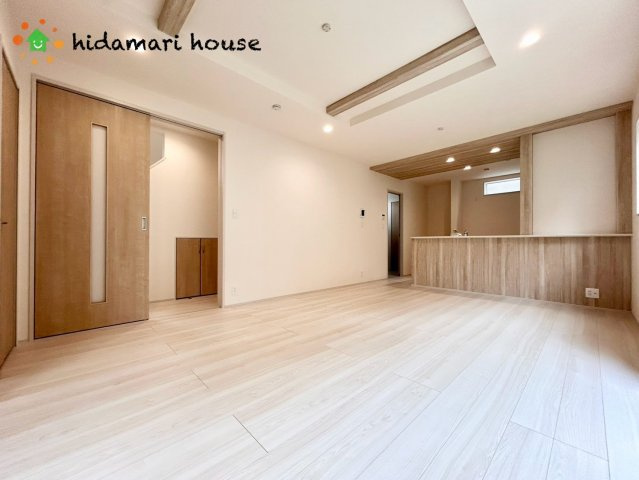 上尾市小泉　新築戸建　ブルーミングガーデン01の居間・リビング