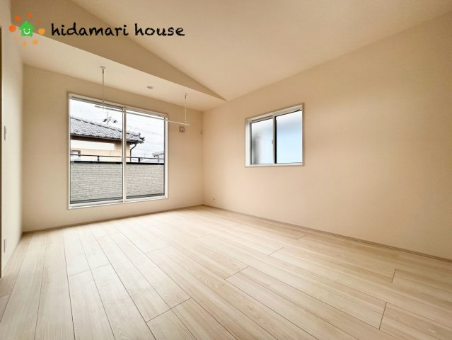 上尾市小泉　新築戸建　ブルーミングガーデン01の寝室|主寝室：8.125帖