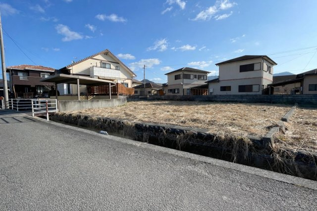 朝倉市杷木林田　売り土地の前面道路含む現地写真|前面道路含む現地写真です