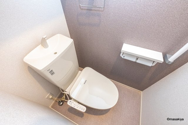 レインボーのトイレ|写真は同じ建築会社の近い間取りのものです。参考にご覧下さい。