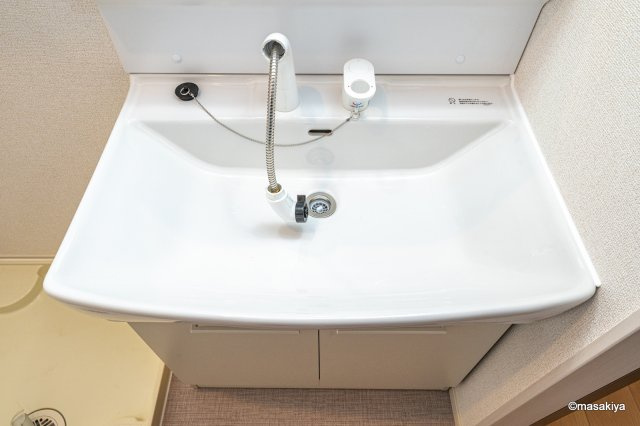 レインボーの洗面所|写真は同じ建築会社の近い間取りのものです。参考にご覧下さい。