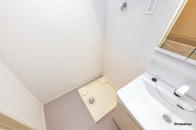 レインボーの洗面所|写真は同じ建築会社の近い間取りのものです。参考にご覧下さい。