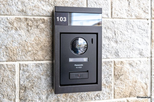 レインボーのエントランス|写真は同じ建築会社の近い間取りのものです。参考にご覧下さい。