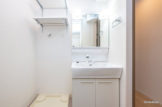 レインボーの洗面所|写真は同じ建築会社の近い間取りのものです。参考にご覧下さい。