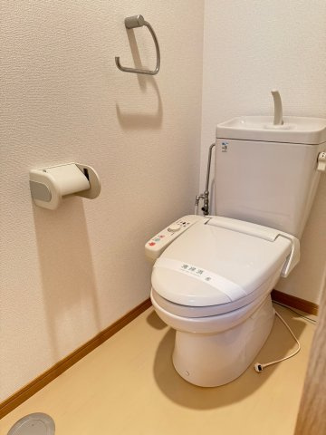 メゾンスバルのトイレ|同間取り別部屋の写真です。