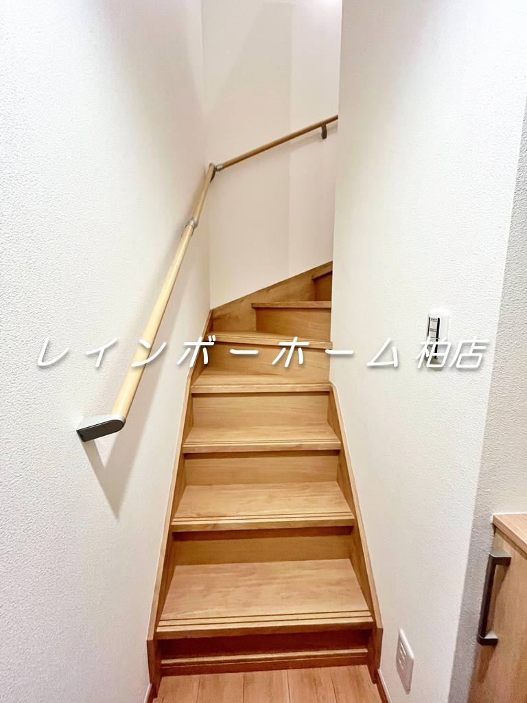 柏駅徒歩9分！ネット無料＆ペット相談可☆の玄関|きれいな玄関です