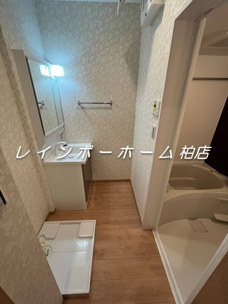 柏駅徒歩9分！ネット無料＆ペット相談可☆の洗面所|忙しい朝には欠かせない洗面所です