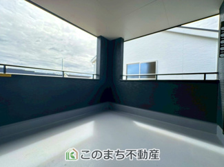 【バルコニー】 | Livele Garden.S下野緑第3　 | 多少の雨も安心の広々としたインナーバルコニー☆
