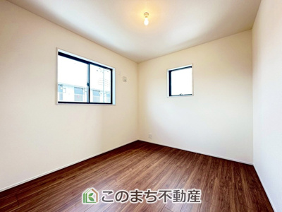 【洋室】 | Livele Garden.S下野緑第3　 | 2面採光の明るい室内☆