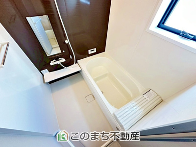 【浴室】 | Livele Garden.S下野緑第3　 | お風呂は足を伸ばしてゆったり入浴できる1坪タイプ☆