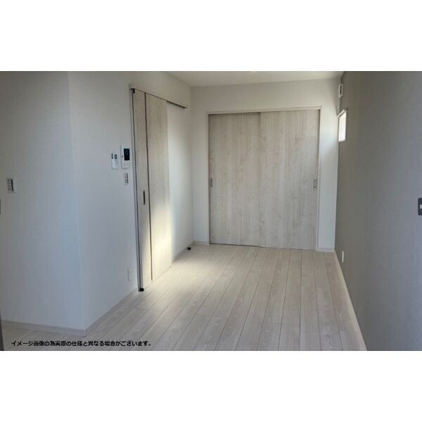 REGALEST通町の居間・リビング