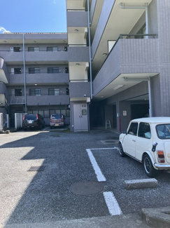 【駐車場】 | いつでも目の届く敷地内に駐車場があります♪お車をお持ちのファミリーさんにオススメです☆