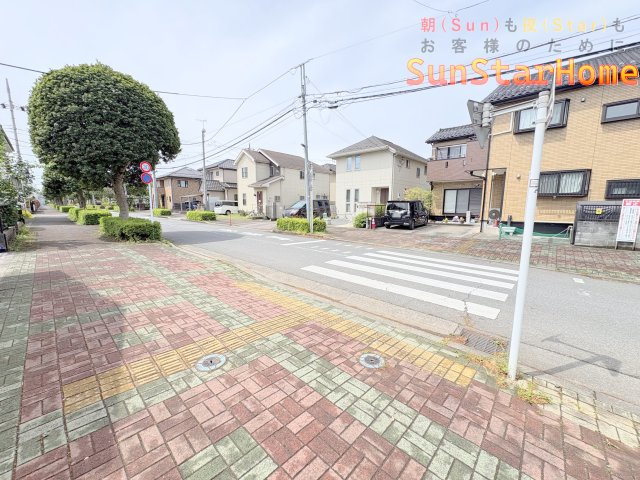 【サンスターホーム】青梅市新町7丁目　新築戸建平屋の前面道路含む現地写真