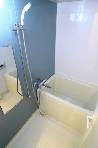 リアルテ霞ヶ丘の浴室