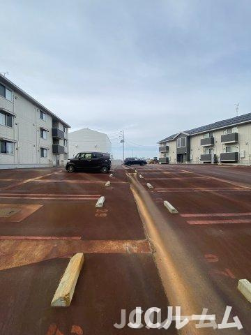 プレミアステイツ Kの駐車場