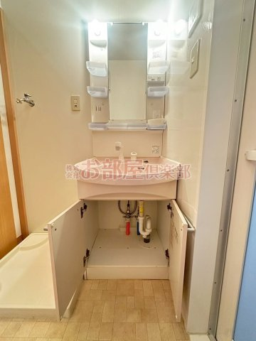 リビングタウン江戸屋敷　E棟の洗面所