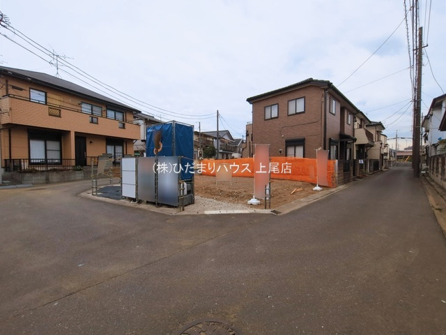 蓮田市川島～SouthAvenue～　新築戸建　01の前面道路含む現地写真