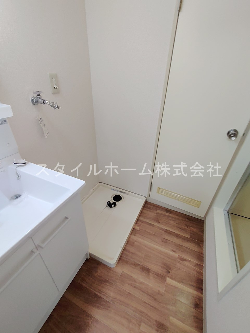 高師パークハイツB棟の洗面所|別部屋写真です。