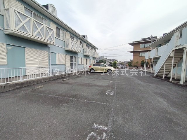 高師パークハイツB棟の駐車場