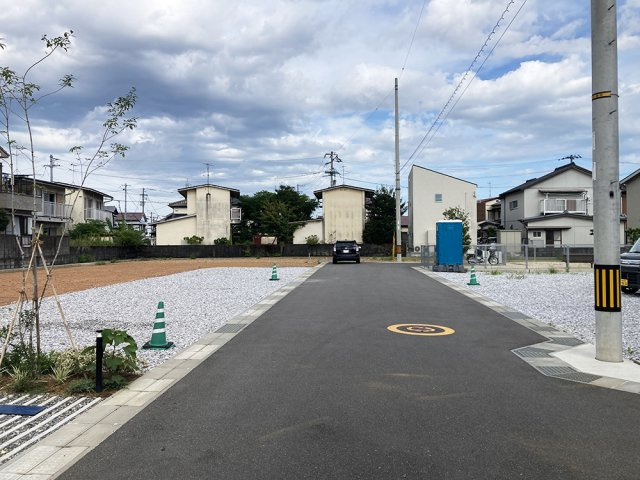 高知市鴨部8　新築一戸建ての前面道路含む現地写真|新しい街並みに住む。分譲地内の整形地