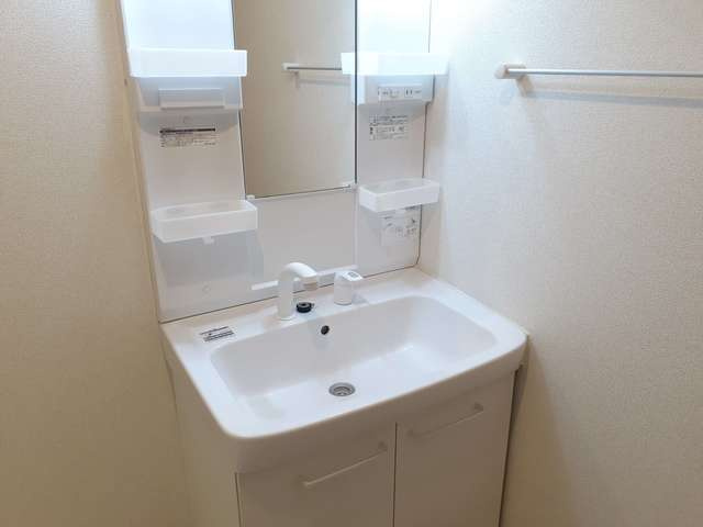 サプール・ヒルズⅠの独立洗面台