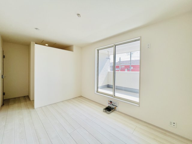 伊勢崎富塚町の洋室|7.5帖の洋室は、ゆとりのある空間♪
WIC付き◎
