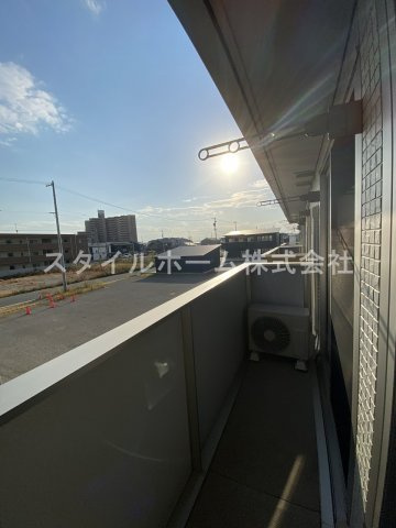 イールコートＡ棟のバルコニー|別部屋写真です。