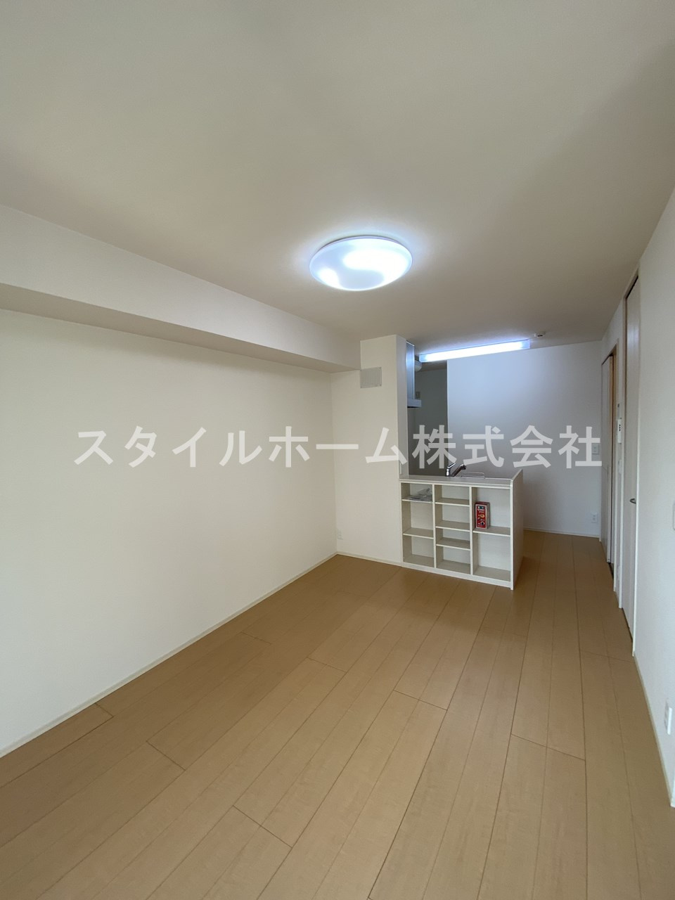 イールコートＡ棟の居間・リビング|別部屋写真です。