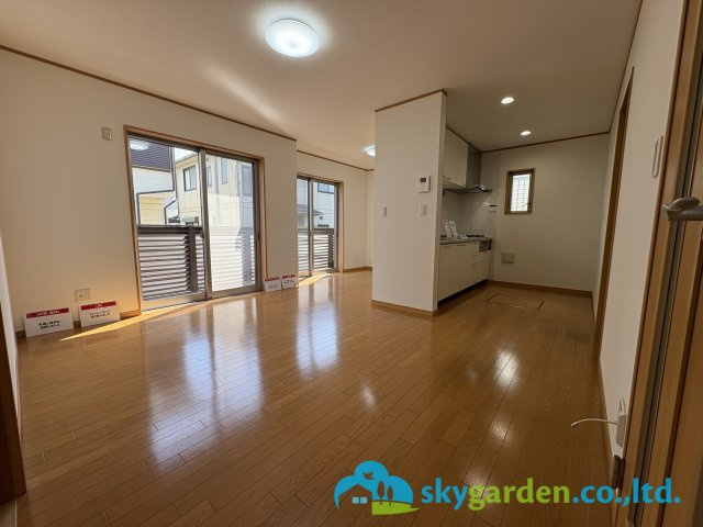 藤沢市打戻　中古戸建　全1棟の居間・リビング|使いやすいリビングです