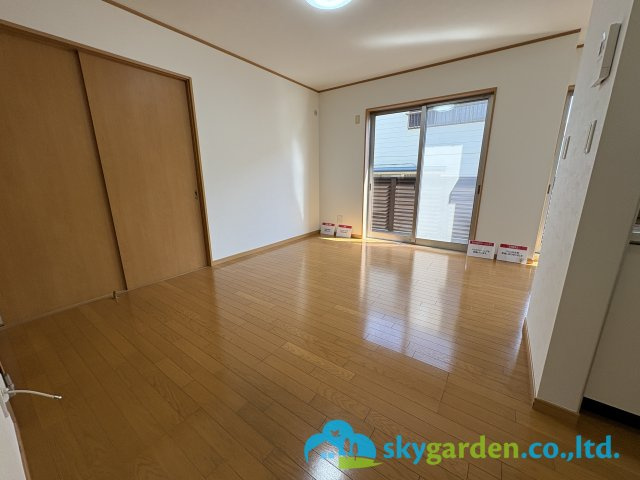 藤沢市打戻　中古戸建　全1棟の居間・リビング|ゆったりとした居間です