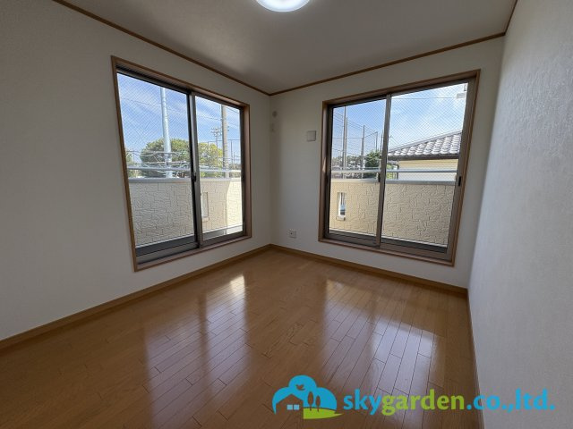 藤沢市打戻　中古戸建　全1棟の洋室|個人の部屋や寝室として使える洋室です